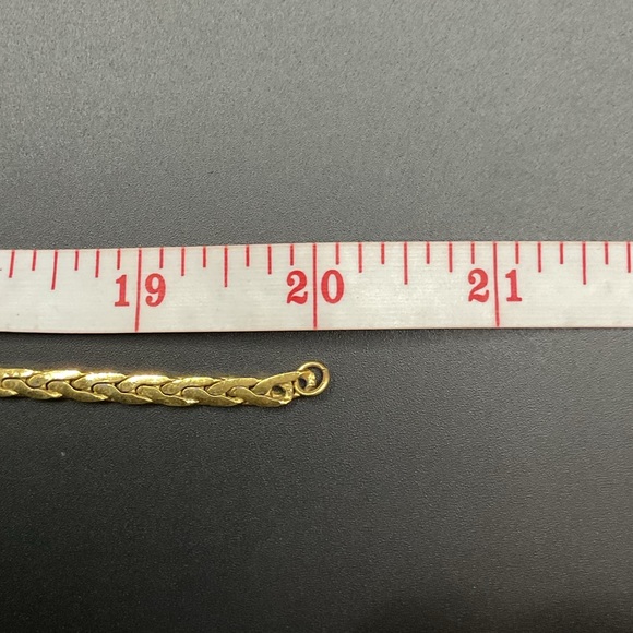 Gold tone flat chain necklace - Picture 3 of 3